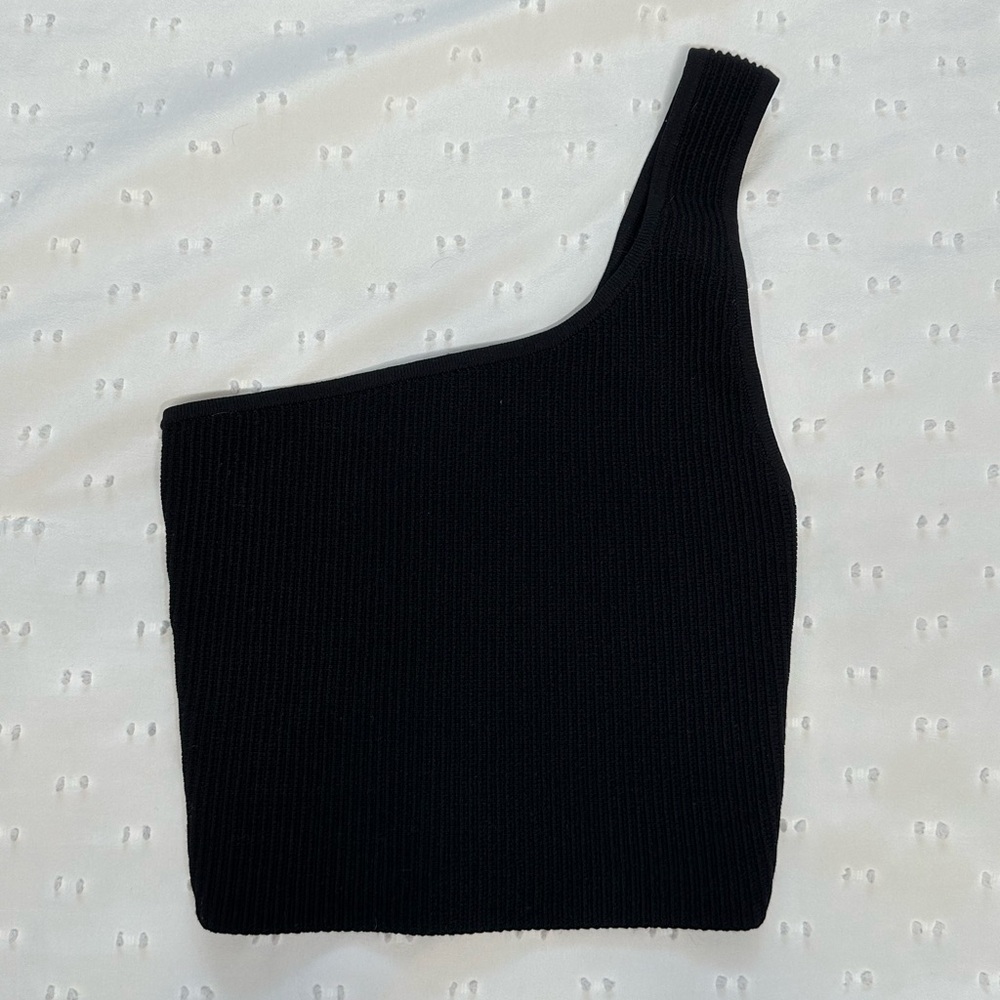 Babaton Black One-Shoulder Ribbed Top